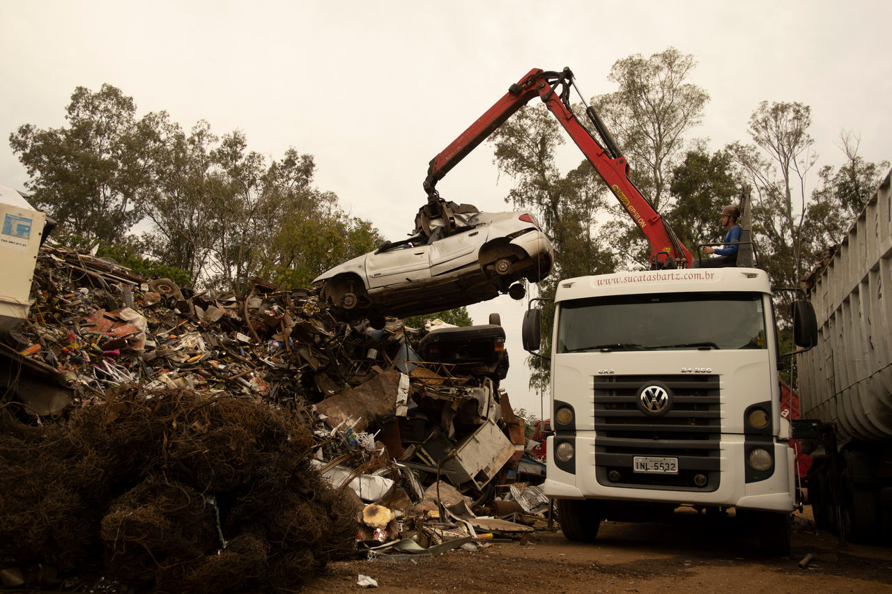 Epsilon Recycling Cranes