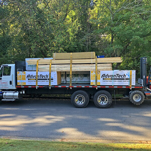 driver's side mounted truck-mounted forklift