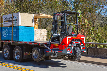Side Profile of Mounted Truck-Mounted Forklift