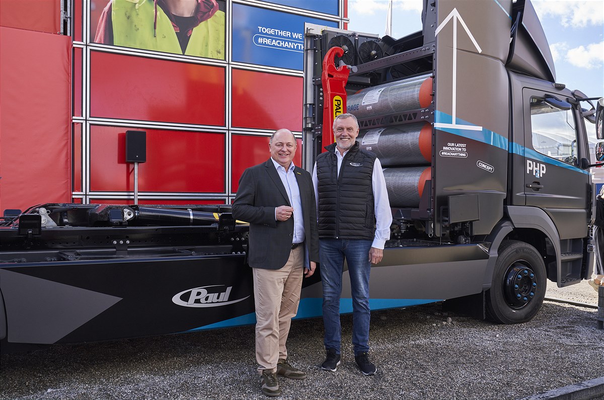 Andreas Klauser, CEO PALFINGER AG & Josef Paul, Geschäftsführer Paul Group.jpg