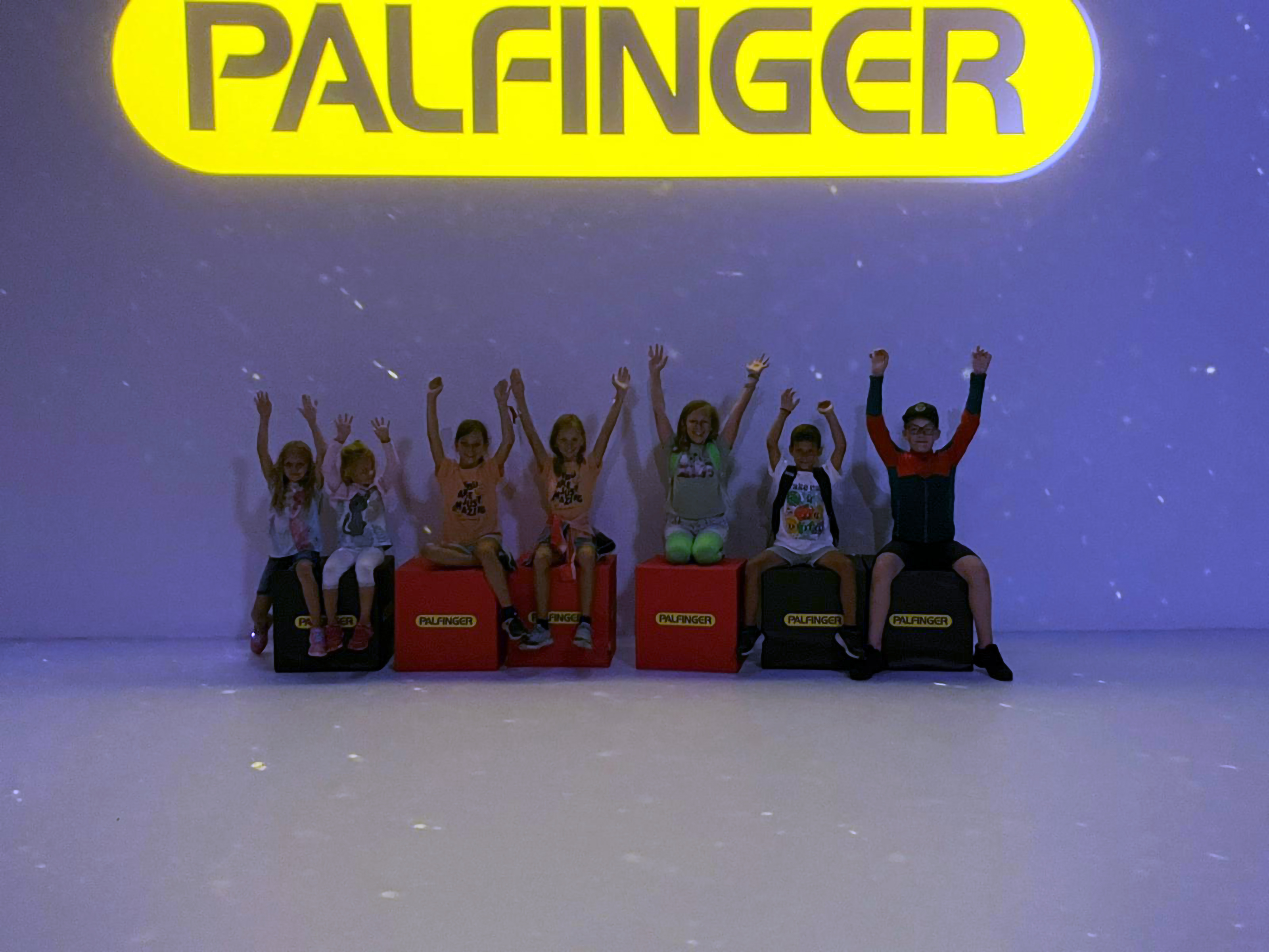 Durch _Ferien im Betrieb_ erleben Kinder von PALFINGER Mitarbeitenden einen abwechslungsreichen Sommer. cOÖ Kinderfreunde Region Innviertel.jpg