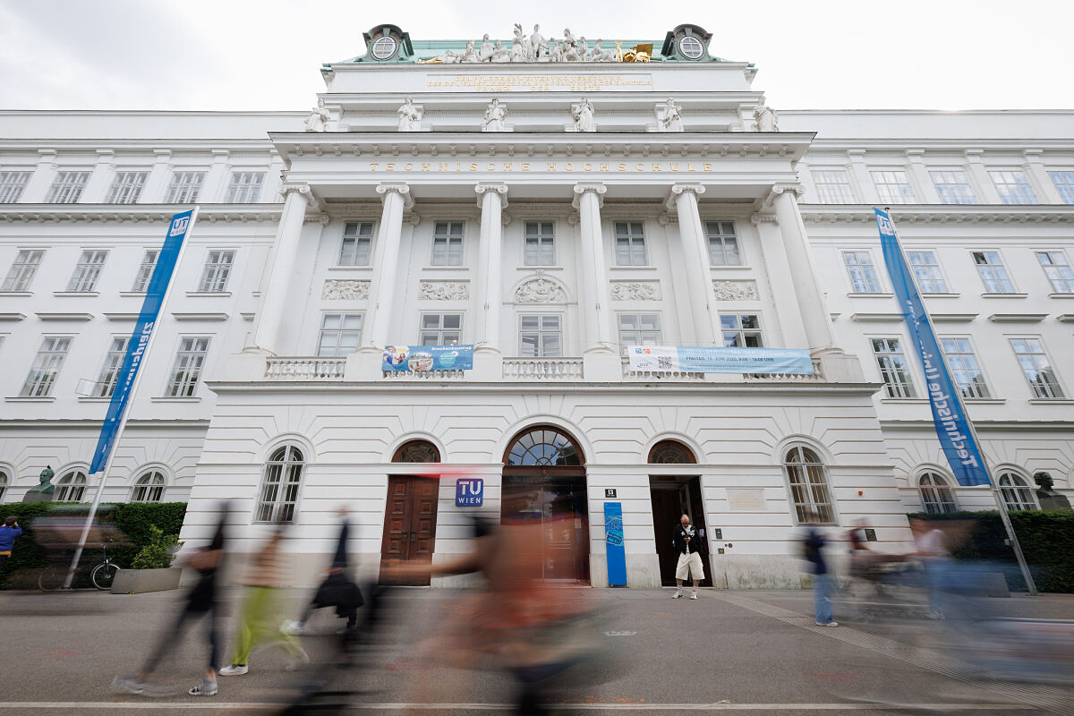 PALFINGER und TU Wien zeichnen acht herausragende MINT-Talente mit Elevate-Stipendium aus..jpg