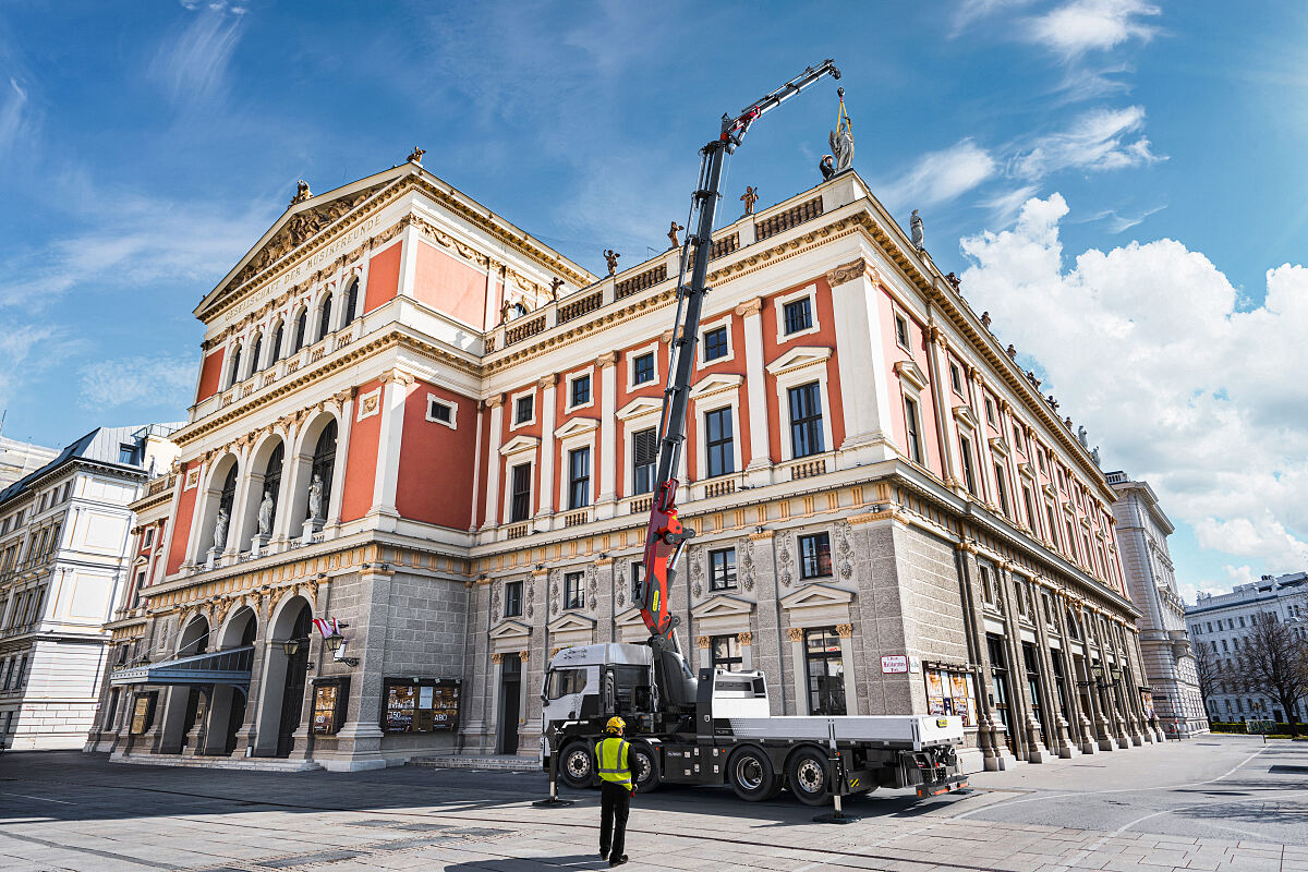 Der PK 880 TEC Ladekran feiert auf der bauma Premiere.jpg