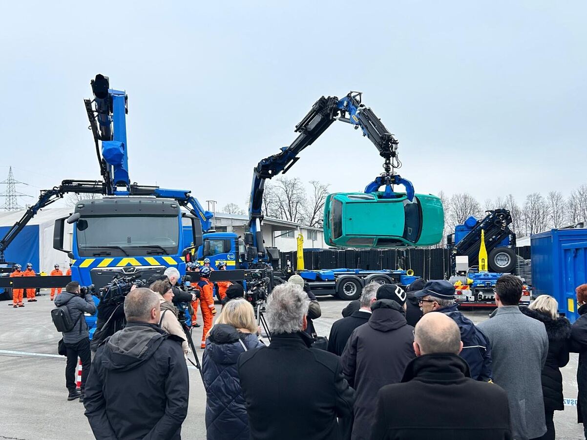 PALFINGER_ Spezialausrüstung für den slowenischen Zivilschutz .jpg