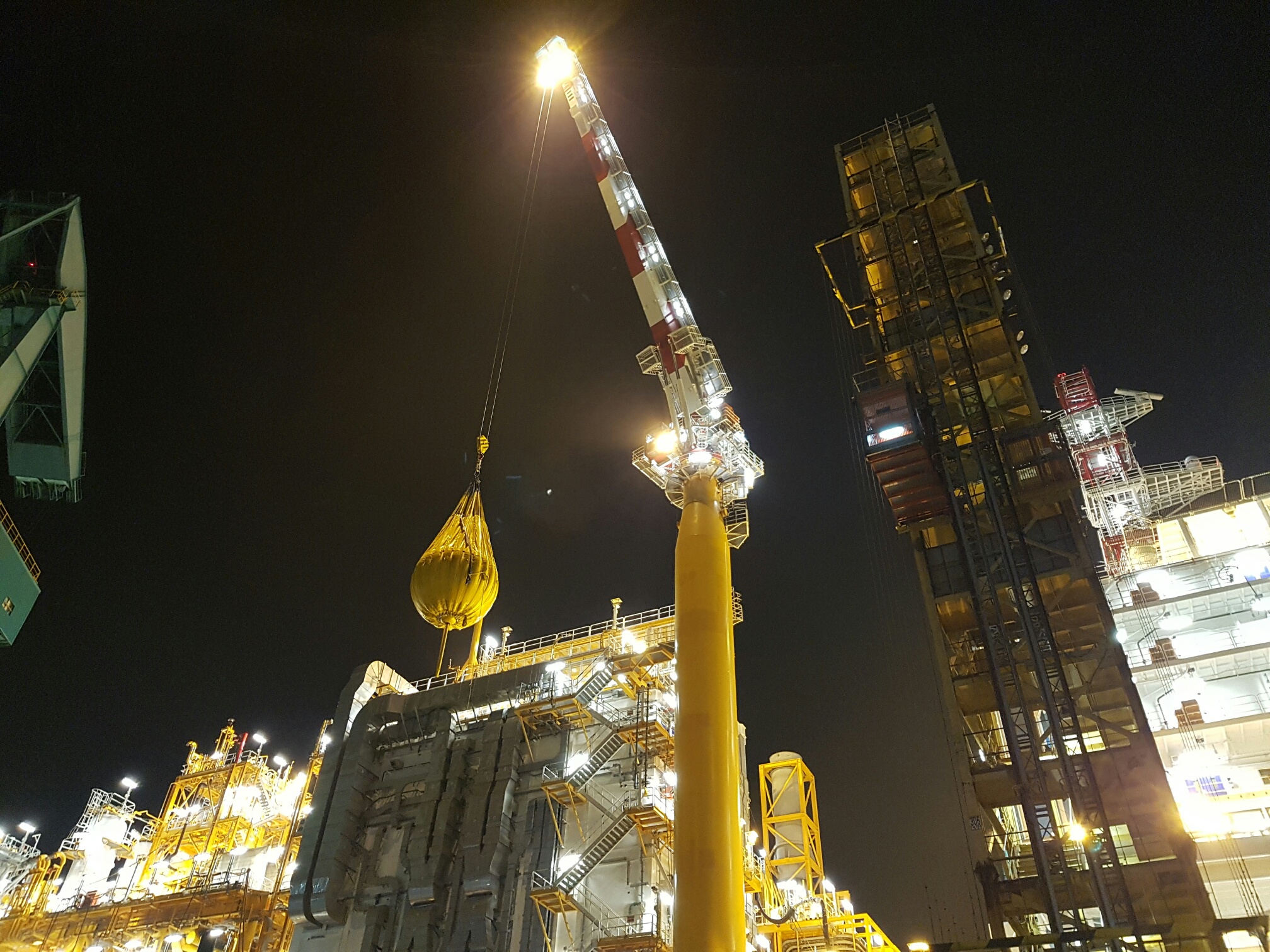 IMG_PALFINGER_Stiff Boom Crane.jpg