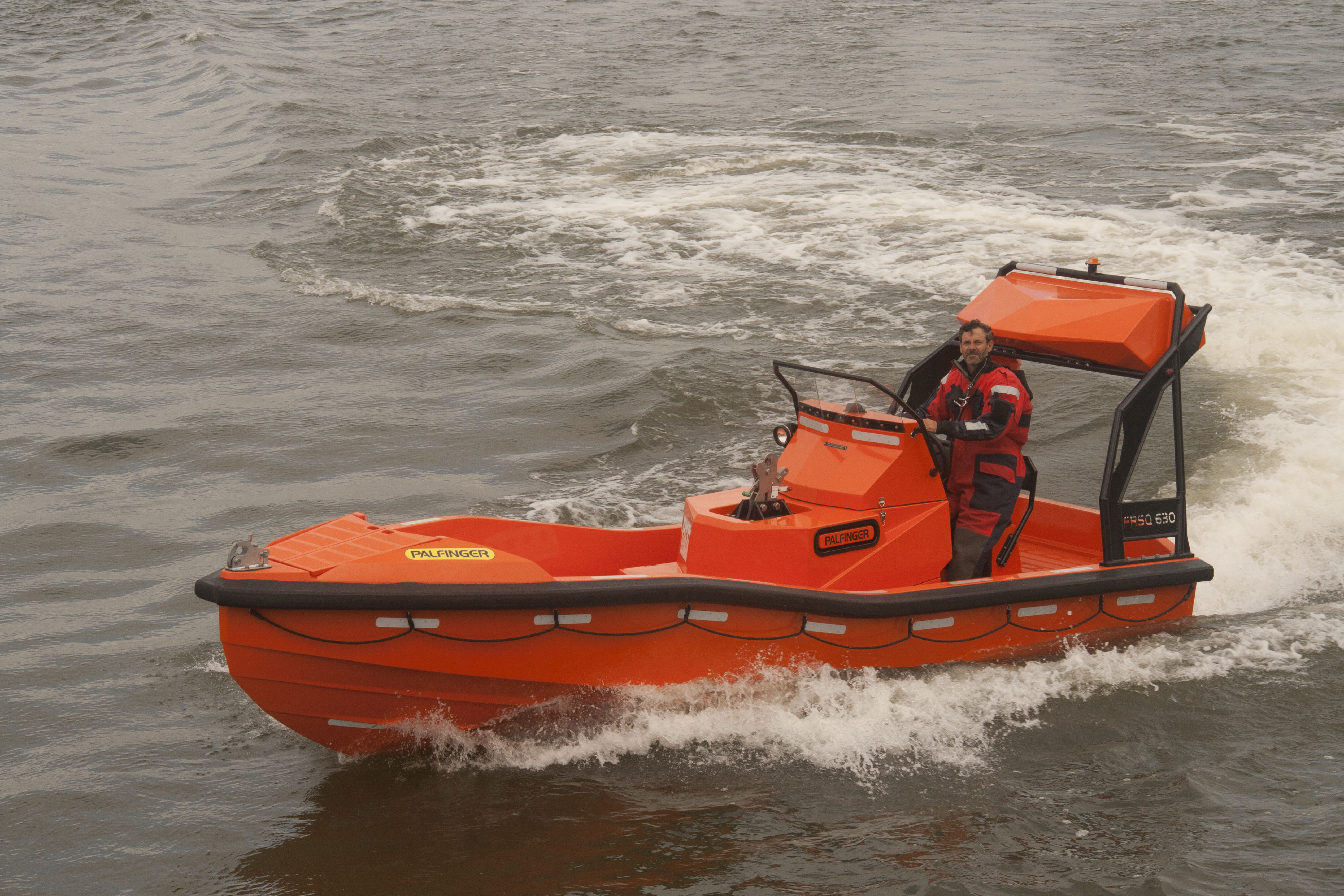 palfinger_marine_fast-rescue-boat_frsq_630.jpg