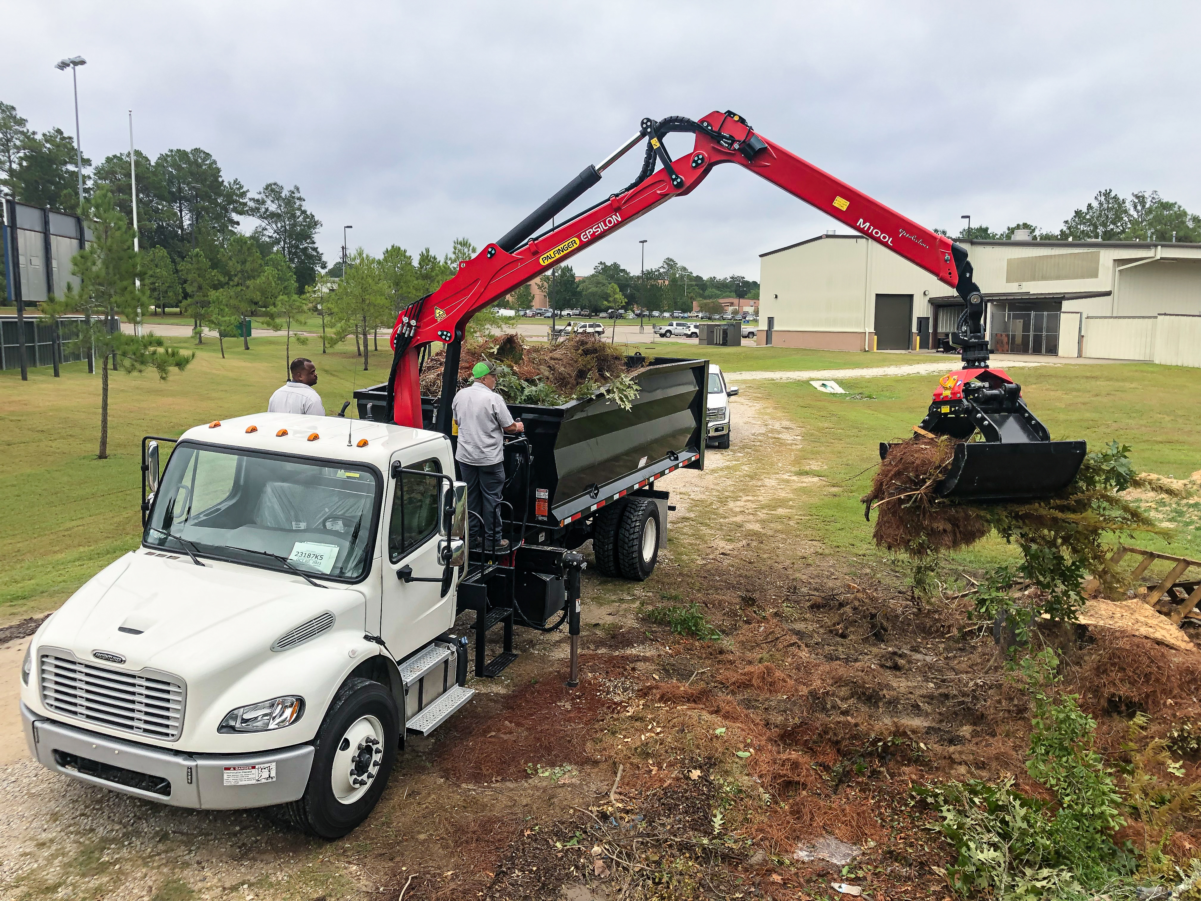 PALFINGER EPSILON M100L_2.jpg