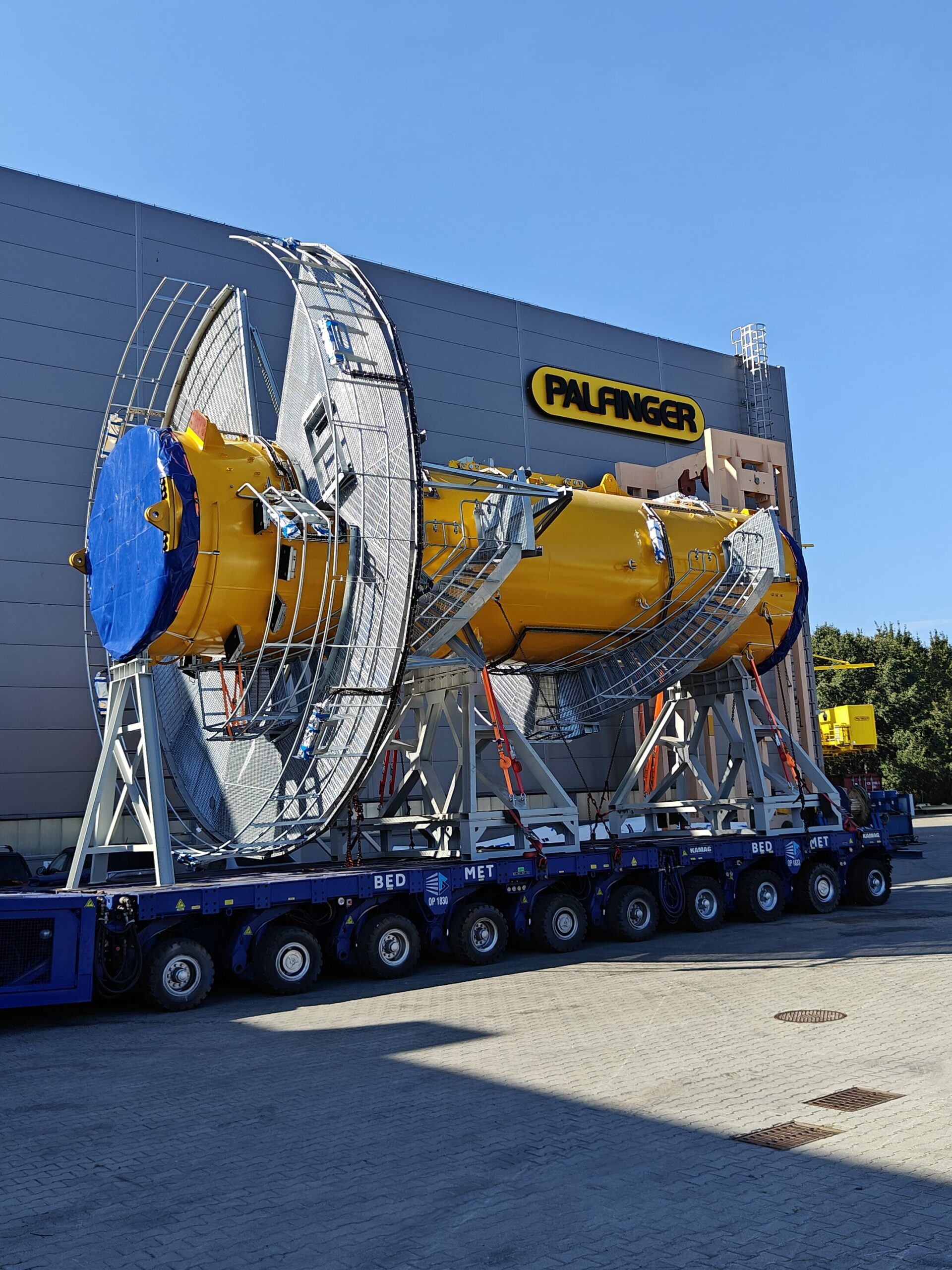 PALFINGER MARINE CELEBRATES JIB CRANE PEDESTAL DELIVERY MILESTONE