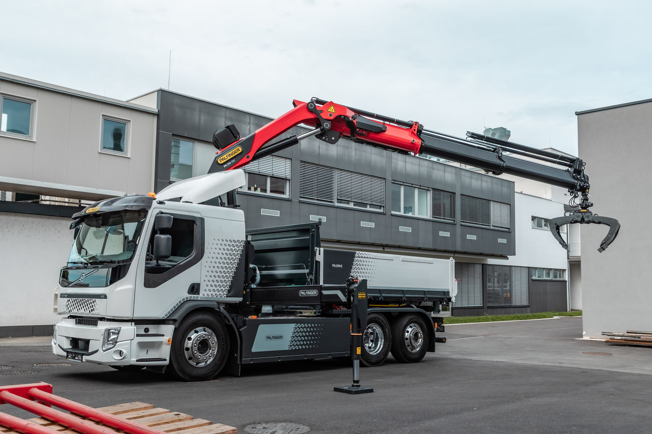 Factory installation crane tipper