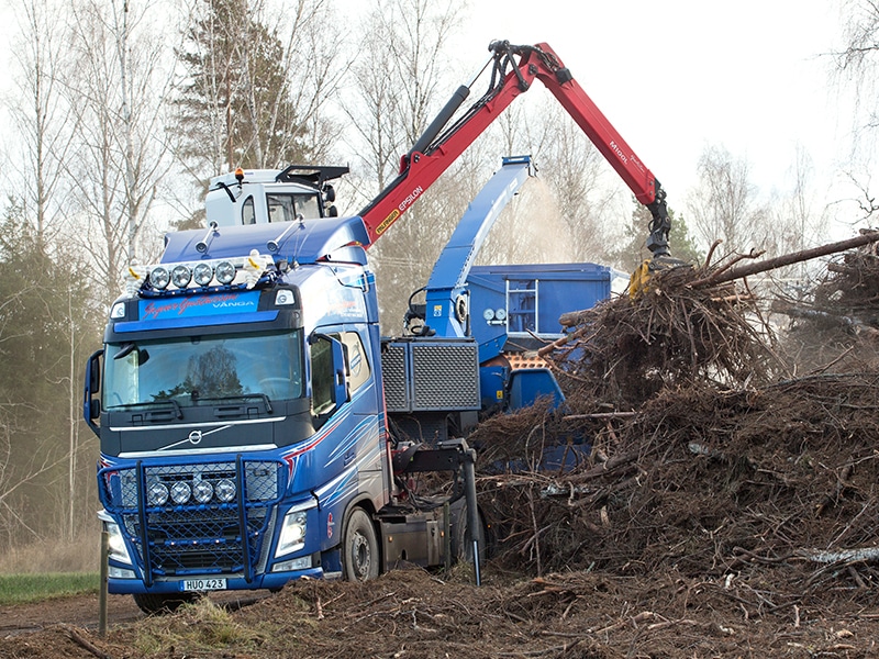 Recyclingkran i skog