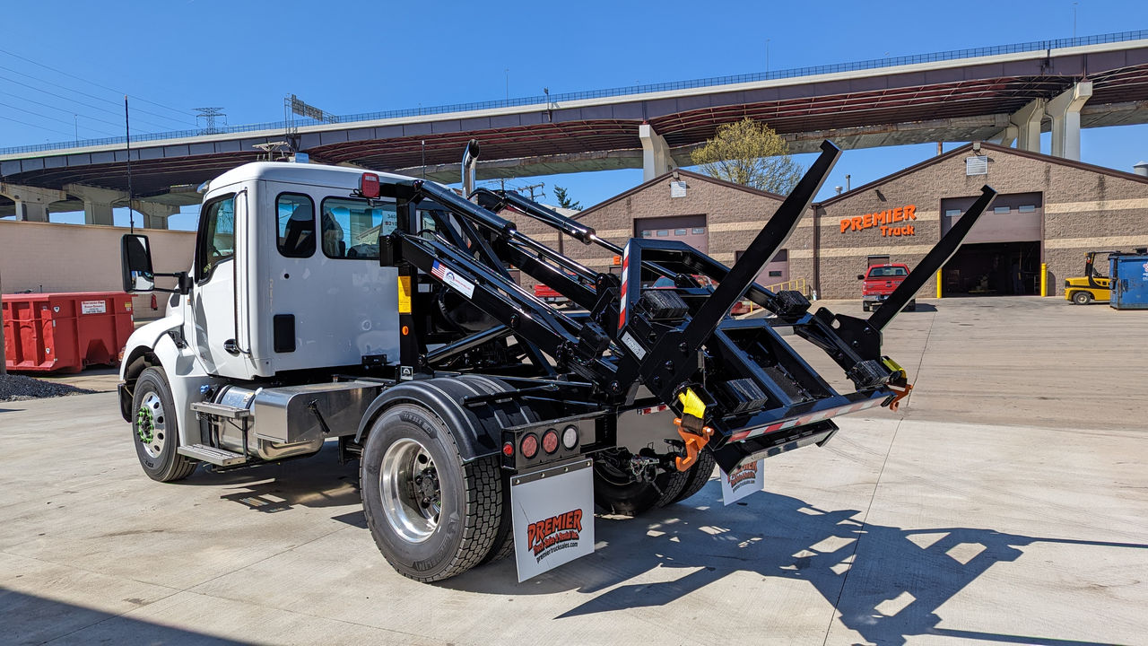 PALFINGER container delivery unit