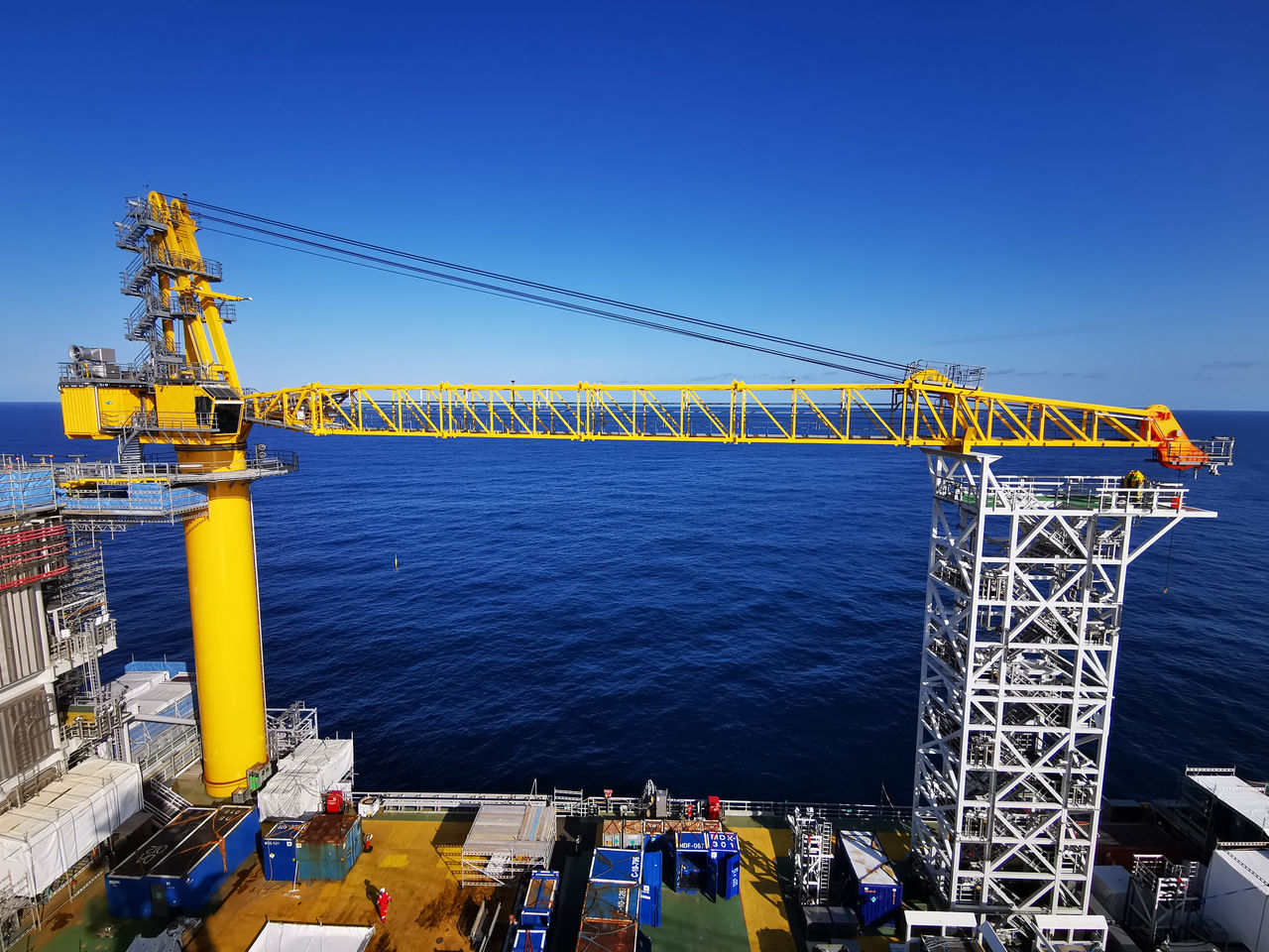 Wire luffing lattice boom crane